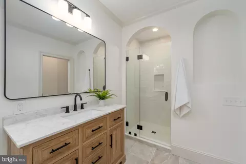 Bath - 3409 Dillon St, Baltimore, MD 21224 photo 3 of 3