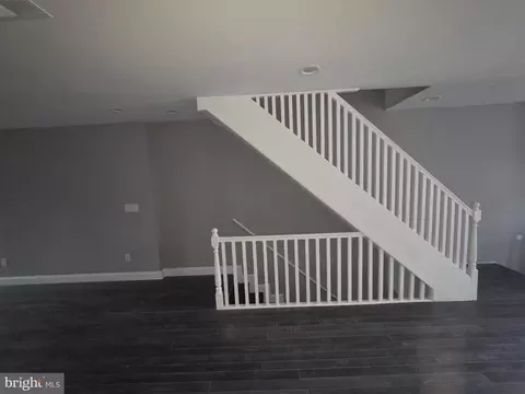 Entry Way - 1227 E Lanvale St, Baltimore, MD 21202 photo 6 of 8