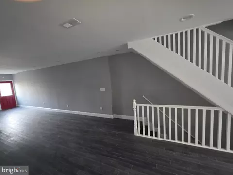 Entry Way - 1227 E Lanvale St, Baltimore, MD 21202 photo 7 of 8