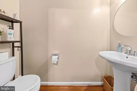 Entry Way - 2334 Sidney Ave, Baltimore, MD 21230 photo 3 of 3