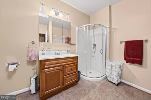 Bath - 2334 Sidney Ave, Baltimore, MD 21230 photo 1 of 1