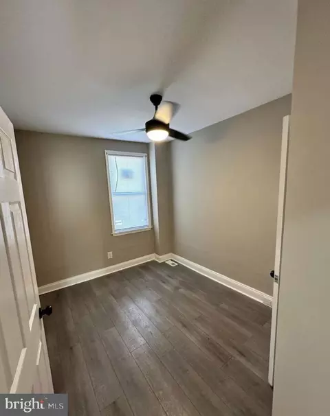 Entry Way - 2728 E Chase St, Baltimore, MD 21213 photo 2 of 3