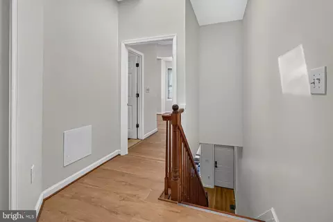 Entry Way - 1719 Ruxton Ave, Baltimore, MD 21216 photo 3 of 5