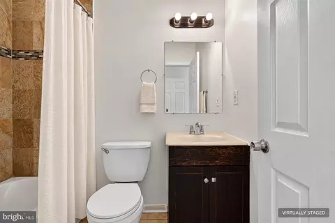 Bath - 1719 Ruxton Ave, Baltimore, MD 21216 photo 8 of 9