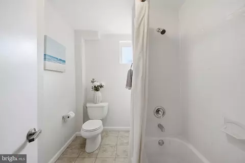 Bath - 3022 Darby St E, Baltimore, MD 21211 photo 1 of 3