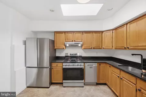 Kitchen - 3022 Darby St E, Baltimore, MD 21211 photo 4 of 5
