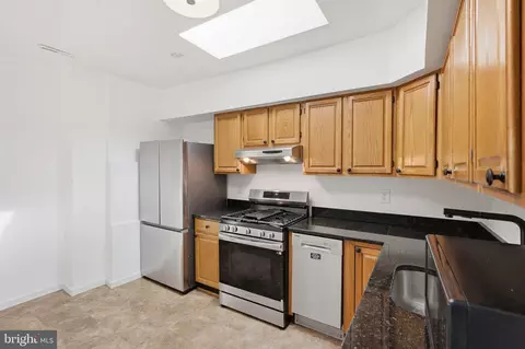 Kitchen - 3022 Darby St E, Baltimore, MD 21211 photo 3 of 5