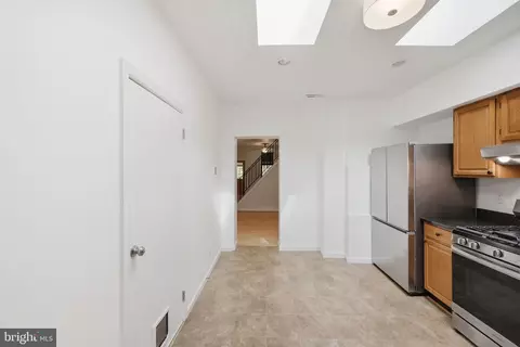 Entry Way - 3022 Darby St E, Baltimore, MD 21211 photo 2 of 4