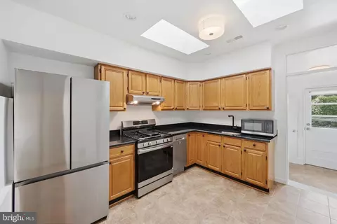 Kitchen - 3022 Darby St E, Baltimore, MD 21211 photo 5 of 5