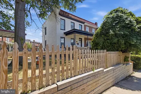 Exterior - 3227 Phelps Ln, Baltimore, MD 21229 photo 2 of 7