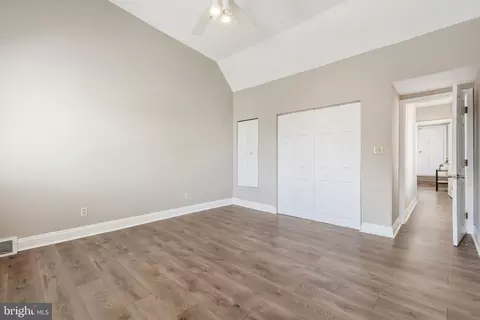Entry Way - 1420 Covington St, Baltimore, MD 21230 photo 3 of 4