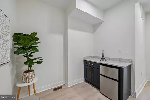 Entry Way - 24 N Gilmor St, Baltimore, MD 21223 photo 8 of 9