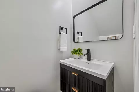 Bath - 24 N Gilmor St, Baltimore, MD 21223 photo 1 of 5