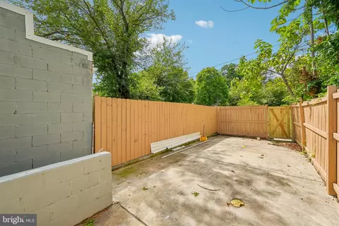 Exterior - 24 N Gilmor St, Baltimore, MD 21223 photo 5 of 7