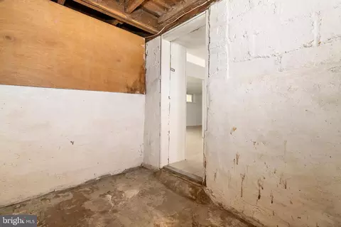 Entry Way - 1905 Deering Ave, Baltimore, MD 21230 photo 5 of 5