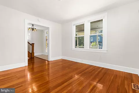 Living - 1905 Deering Ave, Baltimore, MD 21230 photo 2 of 5