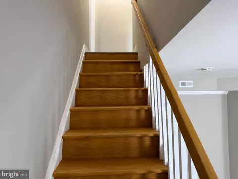 Entry Way - 3818 6th St, Baltimore, MD 21225 photo 7 of 19
