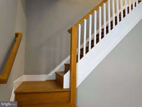 Entry Way - 3818 6th St, Baltimore, MD 21225 photo 10 of 19