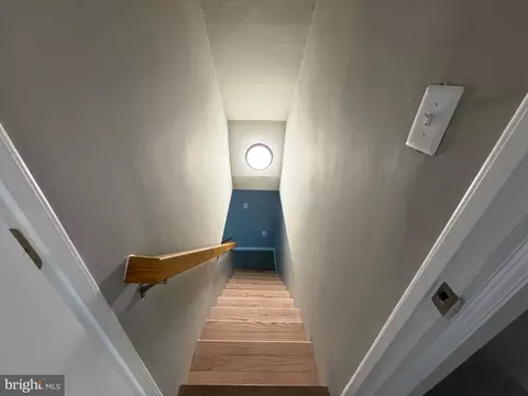 Entry Way - 3818 6th St, Baltimore, MD 21225 photo 16 of 19