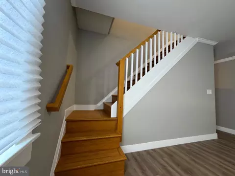 Entry Way - 3818 6th St, Baltimore, MD 21225 photo 9 of 19