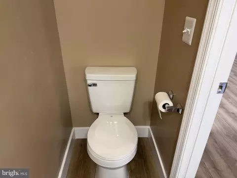 Entry Way - 3818 6th St, Baltimore, MD 21225 photo 11 of 19