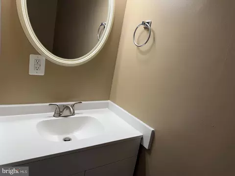 Bath - 3818 6th St, Baltimore, MD 21225 photo 4 of 9