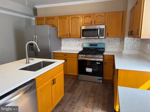 Kitchen - 3818 6th St, Baltimore, MD 21225 photo 4 of 7