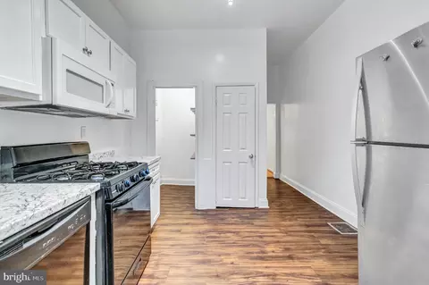Entry Way - 3027 Walbrook Ave, Baltimore, MD 21216 photo 1 of 5