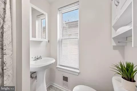 Bath - 1309 Light St, Baltimore, MD 21230 photo 2 of 3