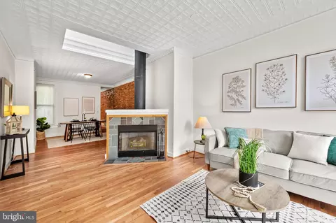 Living - 1309 Light St, Baltimore, MD 21230 photo 3 of 4