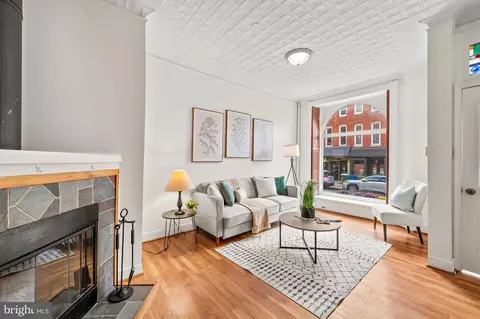Living - 1309 Light St, Baltimore, MD 21230 photo 1 of 4