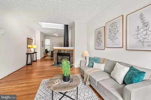 Living - 1309 Light St, Baltimore, MD 21230 photo 2 of 4