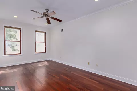 Living - 121 E Fort Ave, Baltimore, MD 21230 photo 4 of 5