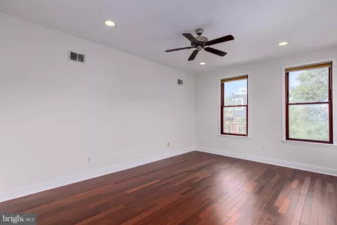 Living - 121 E Fort Ave, Baltimore, MD 21230 photo 5 of 5