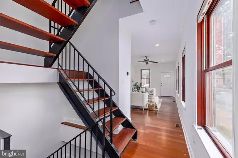 Entry Way - 121 E Fort Ave, Baltimore, MD 21230 photo 1 of 6