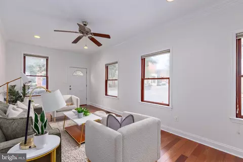 Living - 121 E Fort Ave, Baltimore, MD 21230 photo 3 of 5