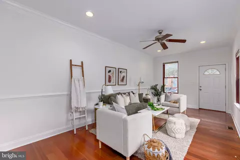 Living - 121 E Fort Ave, Baltimore, MD 21230 photo 2 of 5