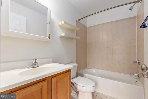 Bath - 121 E Fort Ave, Baltimore, MD 21230 photo 4 of 5