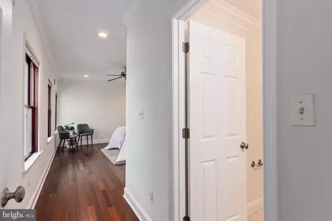 Entry Way - 121 E Fort Ave, Baltimore, MD 21230 photo 6 of 6