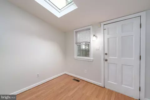 Entry Way - 666 Melvin Dr, Baltimore, MD 21230 photo 2 of 3