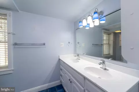 Bath - 666 Melvin Dr, Baltimore, MD 21230 photo 1 of 2