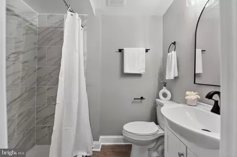 Bath - 3544 Lyndale Ave, Baltimore, MD 21213 photo 4 of 5