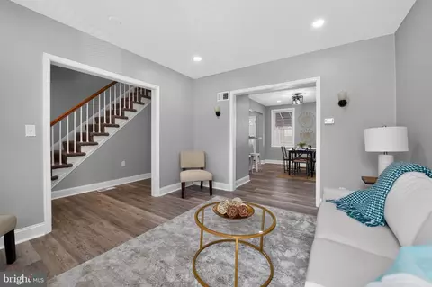 Entry Way - 3544 Lyndale Ave, Baltimore, MD 21213 photo 5 of 18