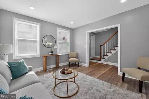 Entry Way - 3544 Lyndale Ave, Baltimore, MD 21213 photo 3 of 18