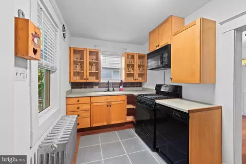 Kitchen - 5906 Edna Ave, Baltimore, MD 21214 photo 2 of 3