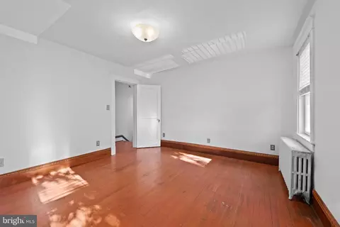 Bedroom - 5906 Edna Ave, Baltimore, MD 21214 photo 4 of 7