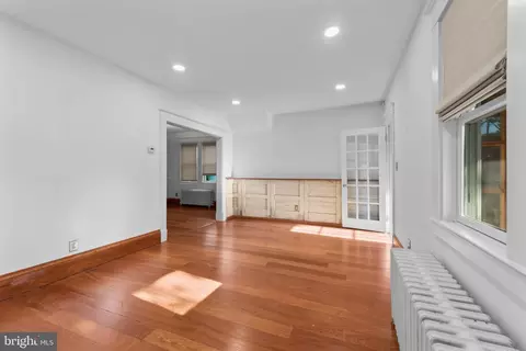 Living - 5906 Edna Ave, Baltimore, MD 21214 photo 2 of 6