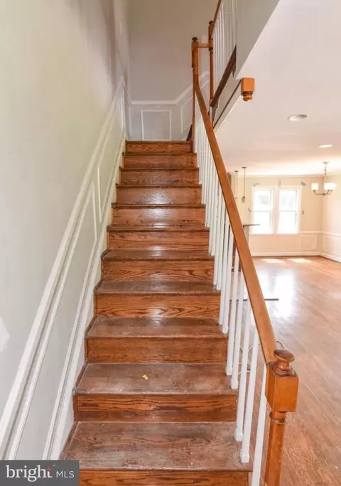 Entry Way - 2565 Harlem Ave, Baltimore, MD 21216 photo 4 of 6