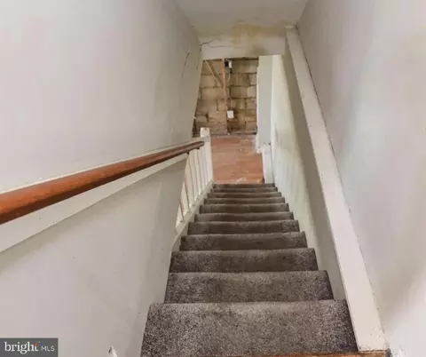 Entry Way - 2565 Harlem Ave, Baltimore, MD 21216 photo 5 of 6