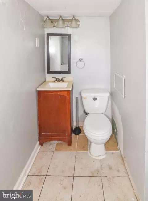 Entry Way - 2565 Harlem Ave, Baltimore, MD 21216 photo 6 of 6